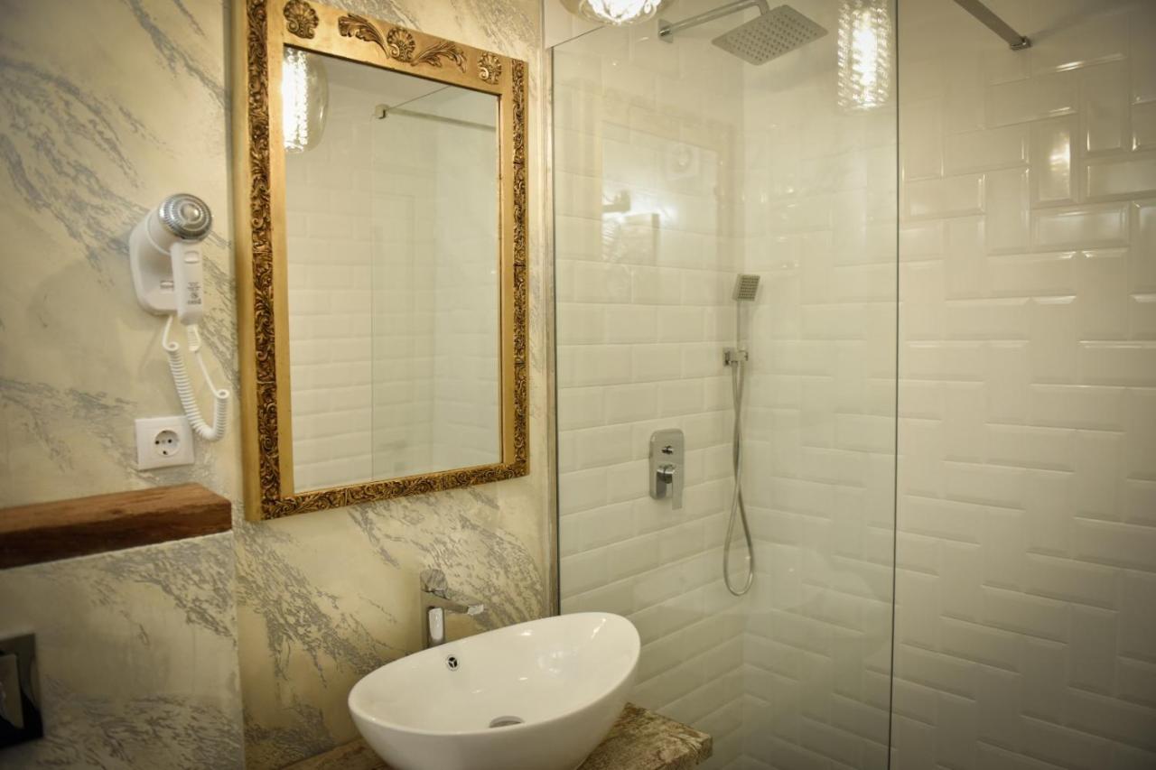 Restauro Apartament Appartement Buzău Buitenkant foto